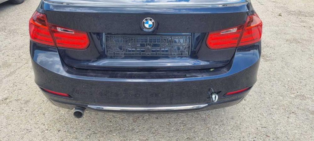 Bara spate luxury BMW F30 Imperialblau Brillanteffekt Metallic A89