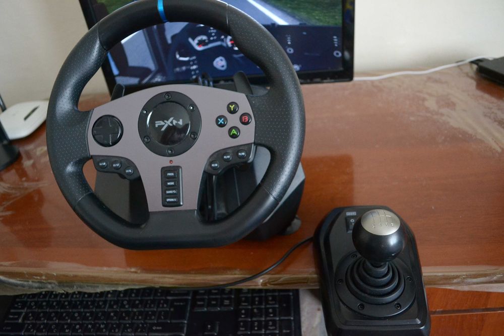 Игровой руль PXN V9 (270°/900°) с тремя педалями и коробкой передач