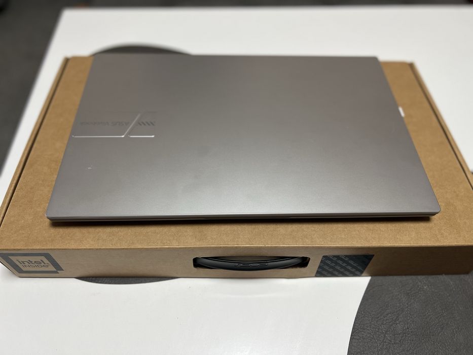 Asus Vivobook + Windows 11 + гаранция