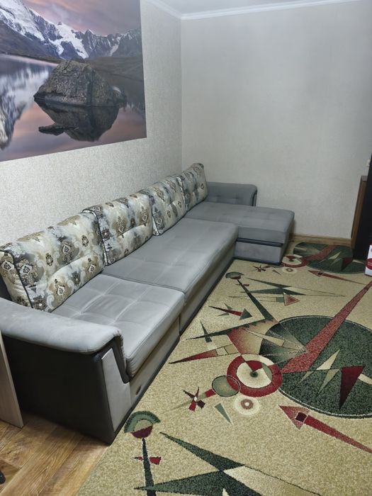 Продаю угловой диван