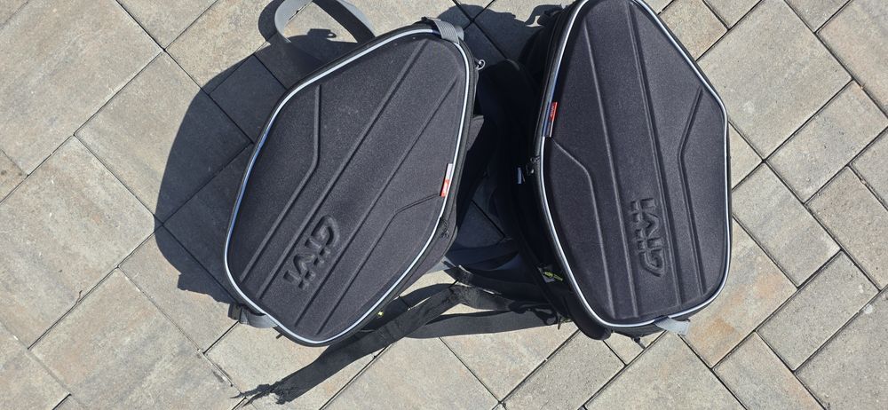Coburi,genti laterale  textil Givi pentru moto