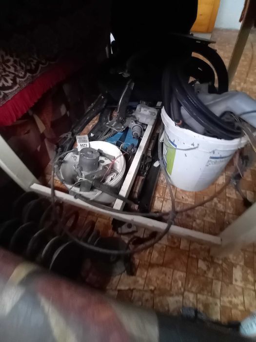 Опел Зафира на части