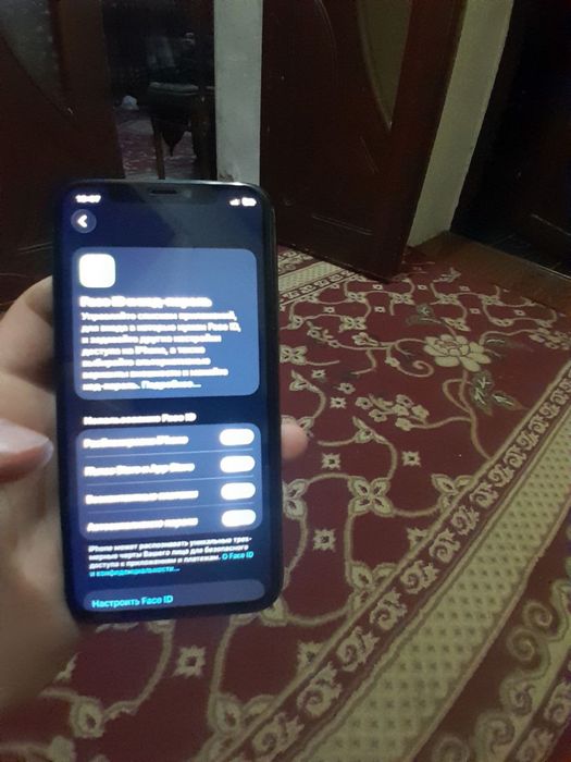 Iphone 11 pro narxi 220 dollr 64 tali rangi qora