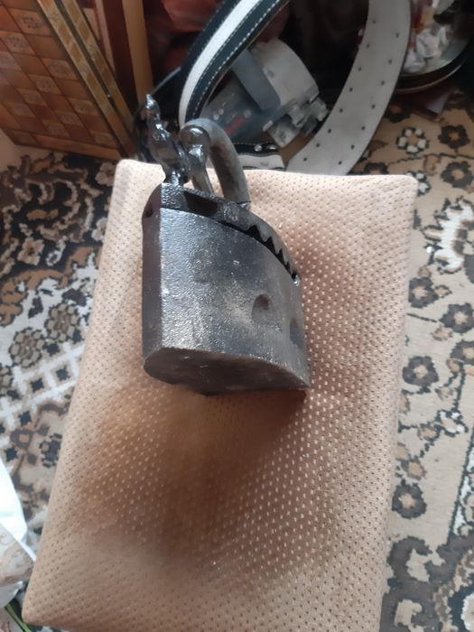 Старовремска ютия на.жар от едно време