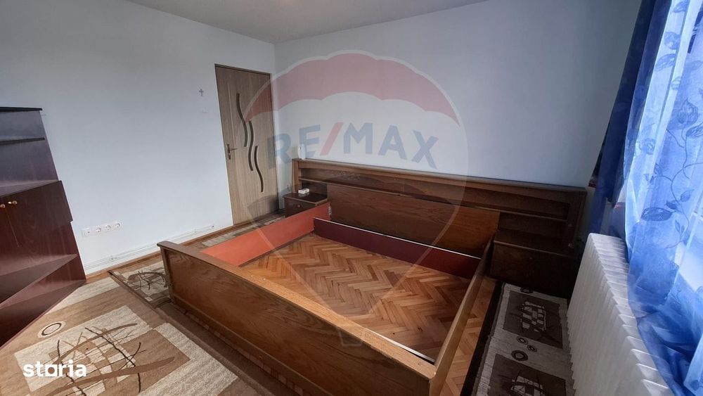 Apartament cu 2 camere de vânzare în zona Central Reghin