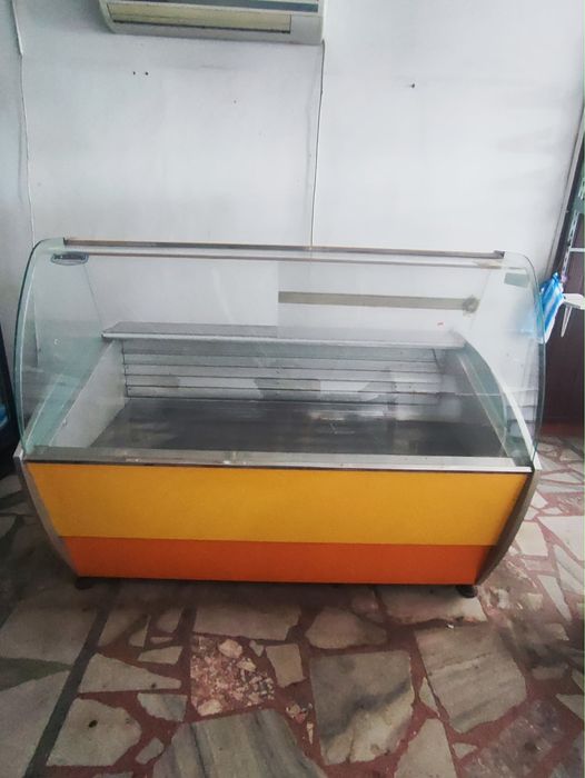 Продавам търговско оборудване за магазин