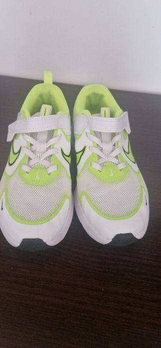 Adidasi Nike panza