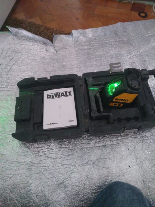 Devalt laser.nou dcw088 verde