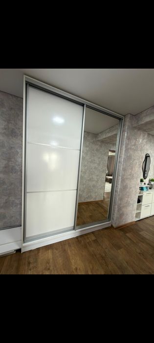 Шкаф купе в хорошем состоянии