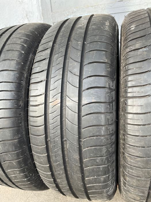 4 бр. летни гуми 215/60/16 Michelin DOT 0915 5-5,5 mm