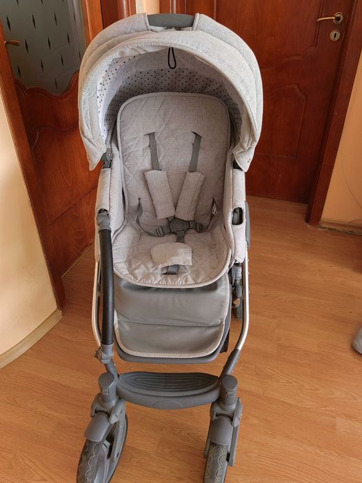 Количка с два коша за новородено и за след 6 месеца с падарък кенгуру