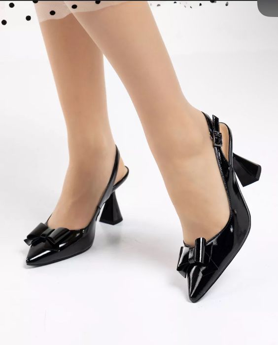 Женские туфли лаковые