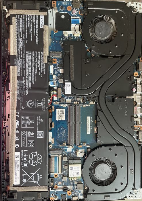 Laptop Legion 5 15ACH6H