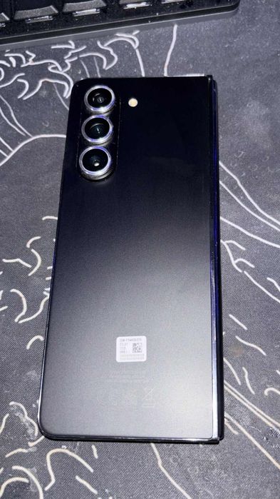 Самсунг Z fold5 1 Tb