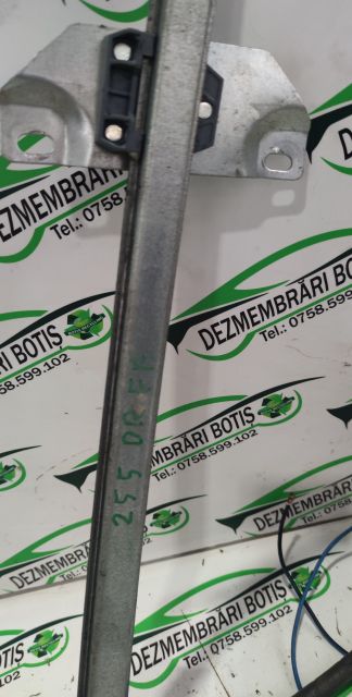 Macara geam fata dreapta electrica Nissan Terrano R20