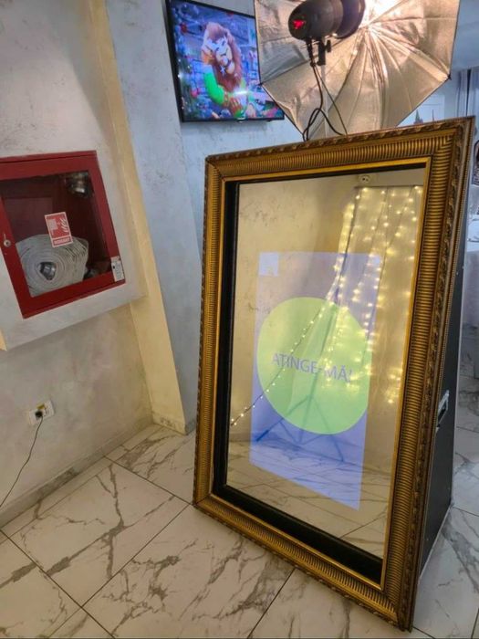 Oglindă Magică Photo Booth Brașov | Nunți, Botezuri, Majorate, Evenimente Corporate | Fotografii Magnetice
