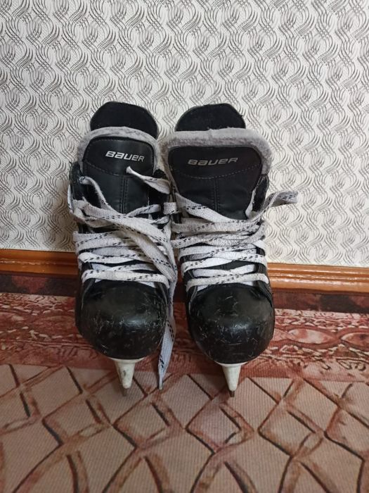 Коньки хоккейные