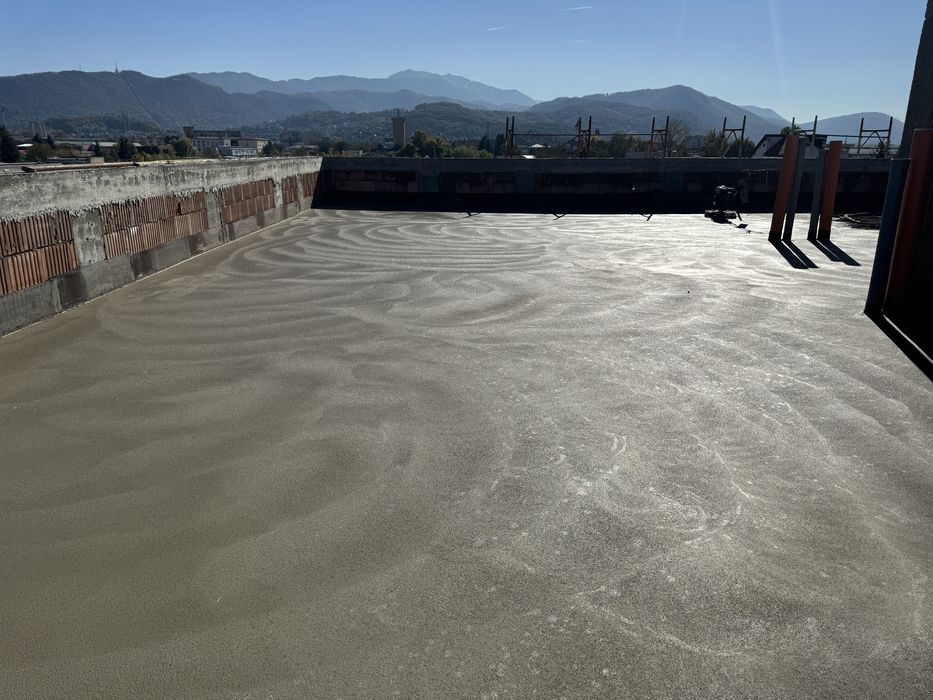 Șapă mecanizată/elicopterizată și tencuială