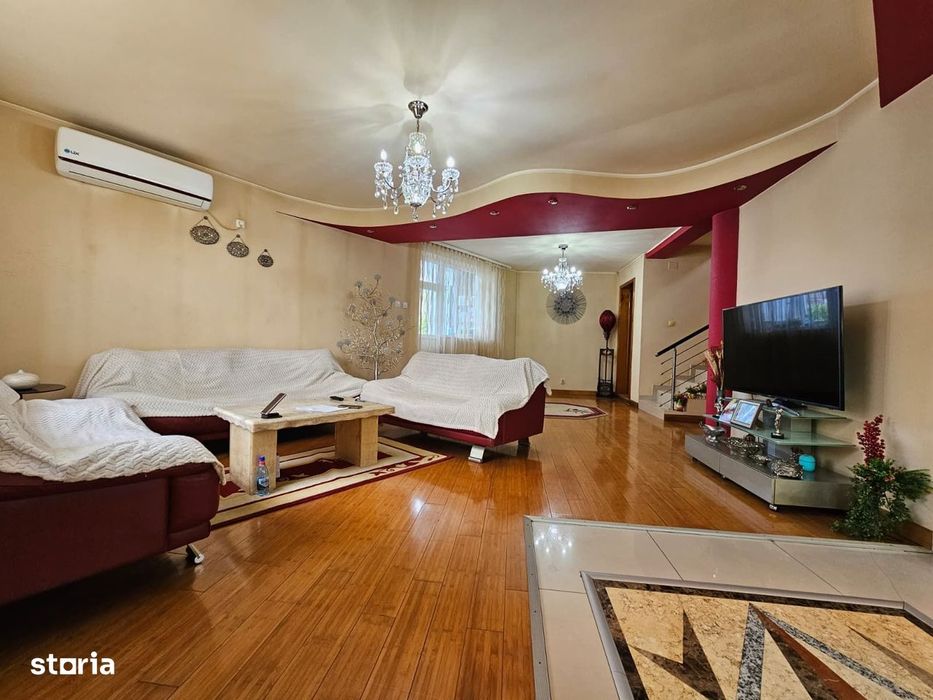 De vanzare-Vila spatioasa cu gradina si foisor-oaza de liniste