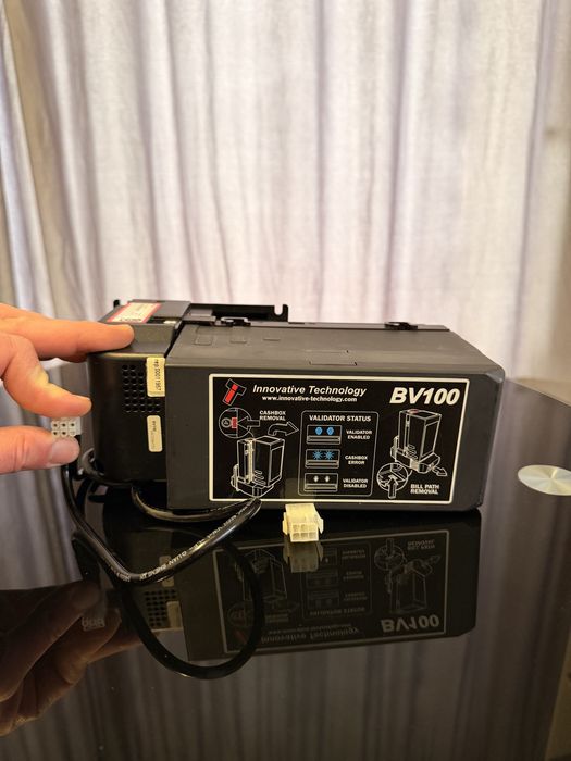 Vand validator/ citiror de bancnote/ bancnotiera BV100 cu impachetator
