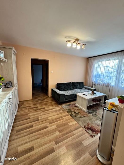 Apartament 3 camere, 54 mp utili, balcon 6 mp – zona Sasar