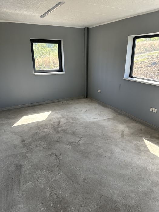 Inchiriez hala metalica