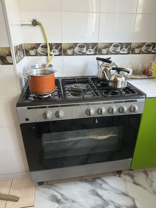 Газ печь работает