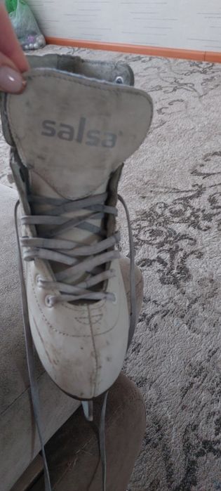 Продам коньки фигурные