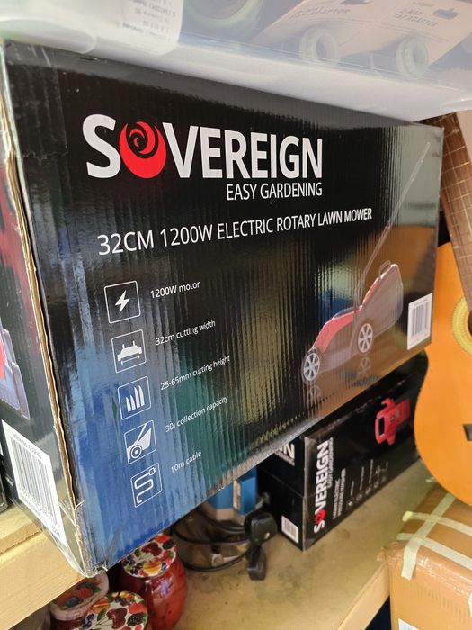 Masina de tuns gazon cu baterii