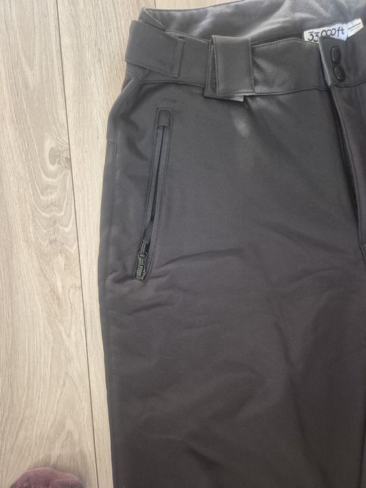 Нов  черен ски панталон 8000  мм. воден стълб. Размер L