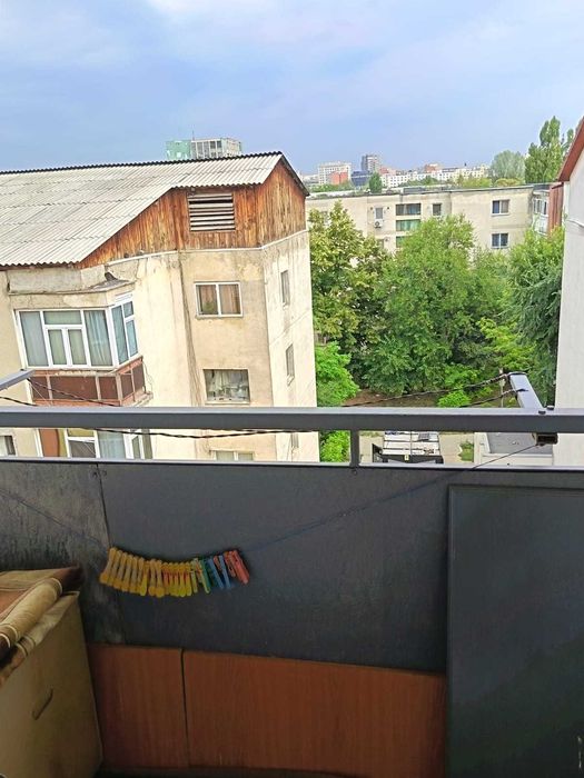 OCAZIE!Pers fizica vand apart 2 camere ,50 mp, mobilat si utilat,cu CT,bloc din 1980, Nicolina,aproape de Pallas