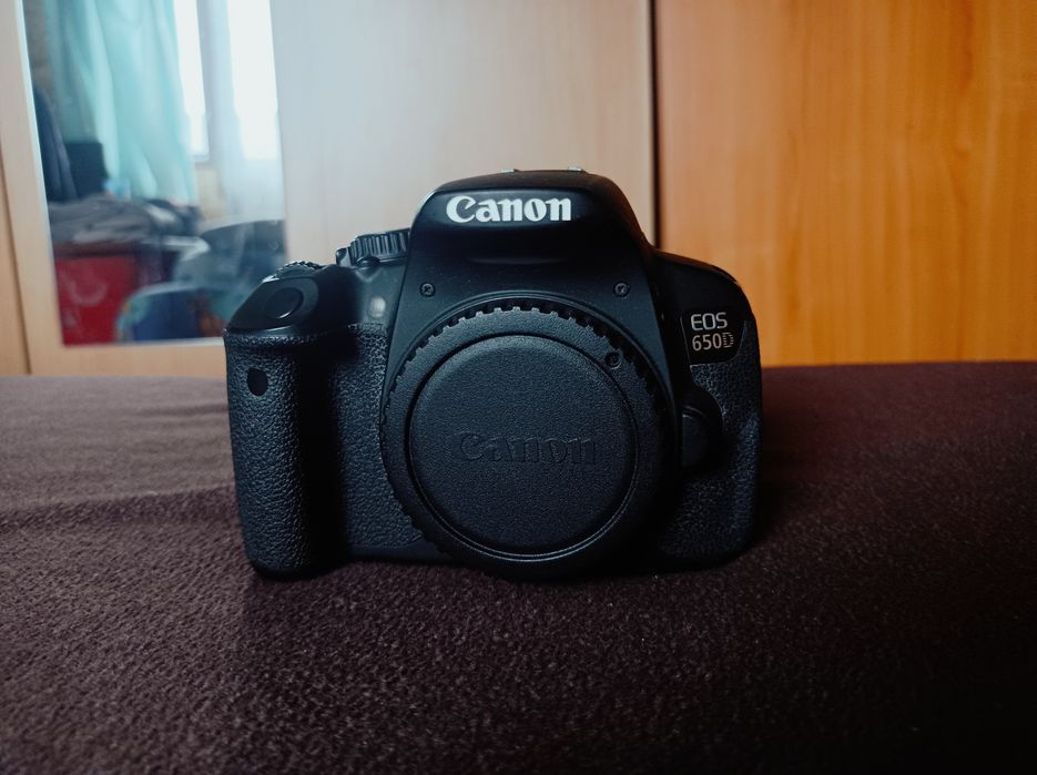 Aparat foto canon 650 D