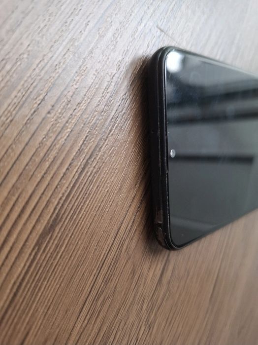 Vând Samsung Galaxy A10 vechi, nefunctional, pentru piese de schimb.