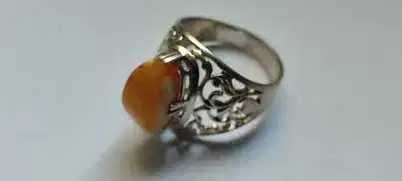 Новое серебряное кольцо с камнем ЯНТАРЬ