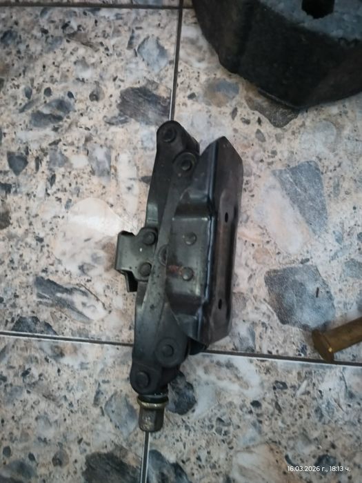 Крик за кола чисто нов