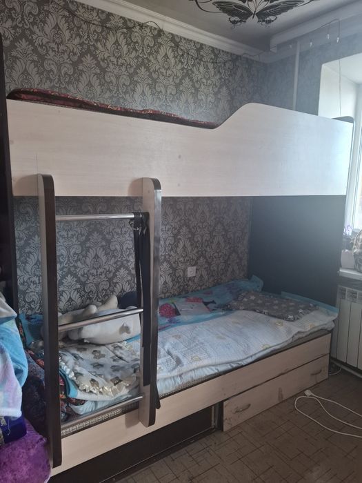 Срочно продаю двухяросную кровать