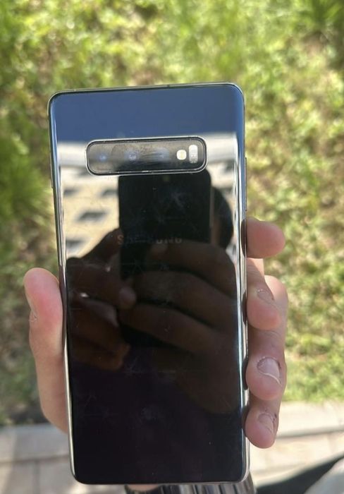 Продам самсунг s 10 plus