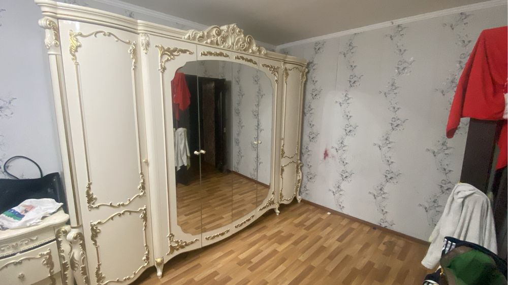 Спальный гарнитур
