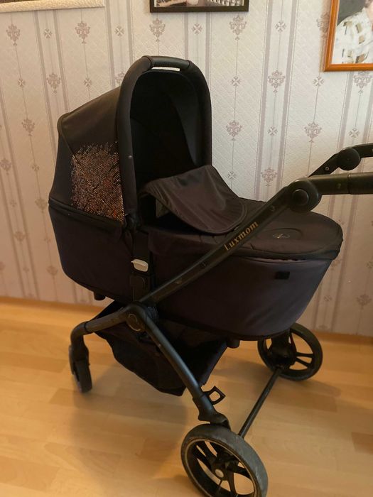 Детская  коляска в отличном состоянии
