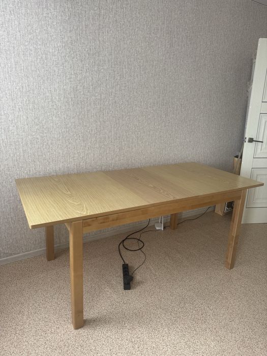 Продам деревянный стол