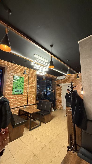 Продам квартиру на 1 этаже под нежилое 3/1/3 в центре Шота Руставели