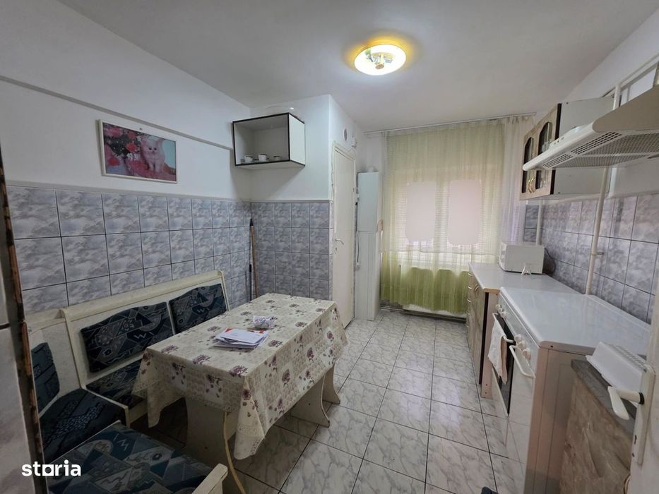 3 camere, bulevardul Roman Mușat, etaj 1, mobilat și utilat ca în poze