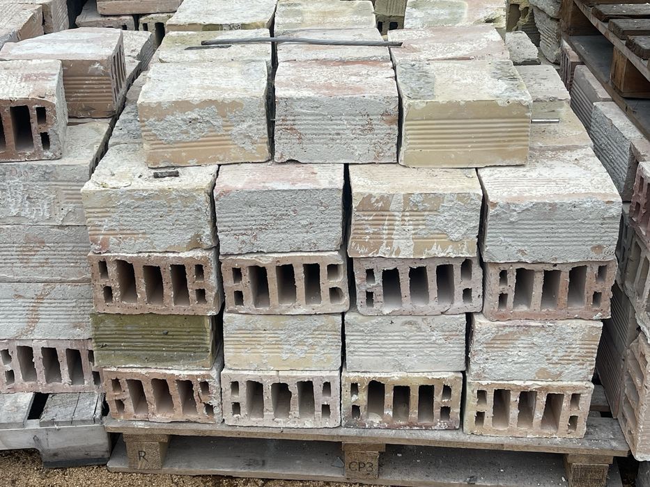 Тухли четворки.