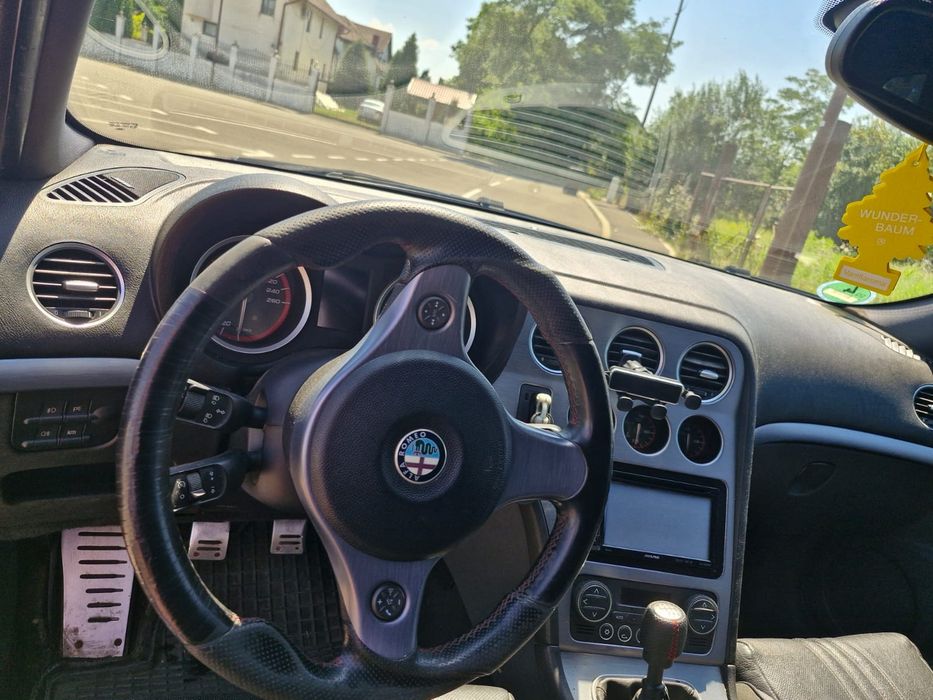 Vând alfa Romeo 159 TI