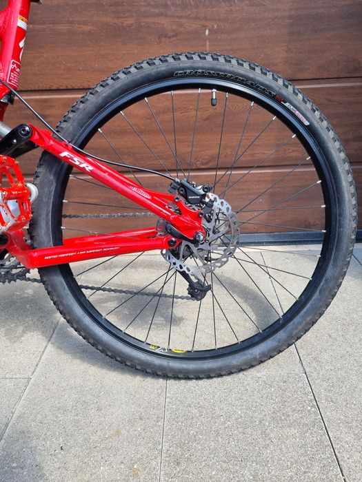 Bicicletă specialized full suspencion