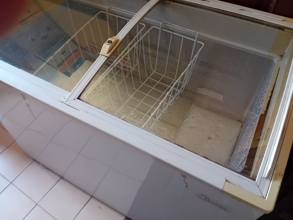 Хоризонтален фризер