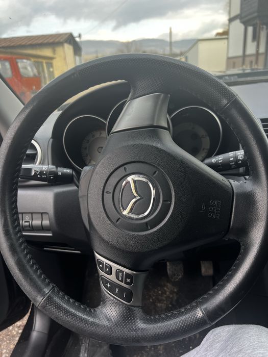 Продавам Мазда 3 на части