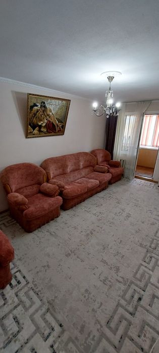 Срочно!!!Продам  один диван большой, раскладной их комплекта