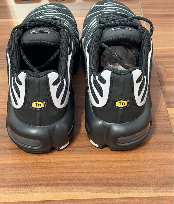 Nike TN Black and Silver