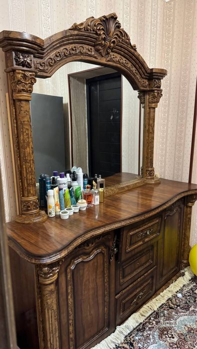 Продается мебель шифонер,стенка,камот